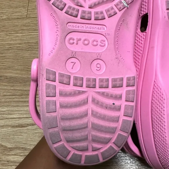 CROCS Pink Sandals Clogs - Picture 7 of 12